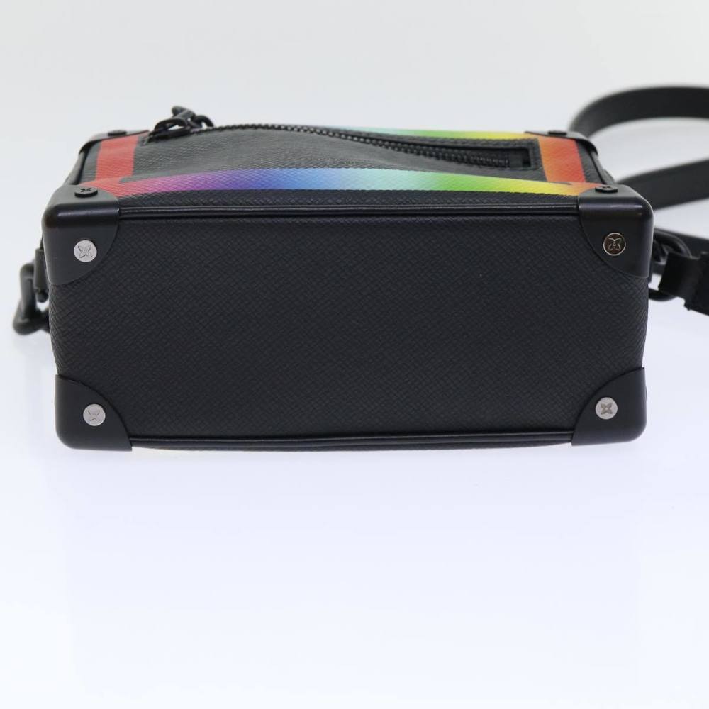 LOUIS VUITTON Malle Shoulder Bag - Picture 3 of 16